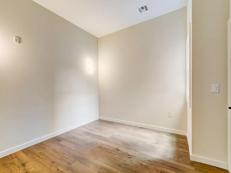 619 N 35th St #104 — Photo 5