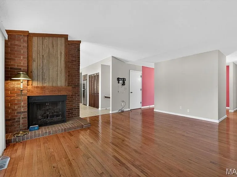 4038 N Bridge Dr — Photo 8