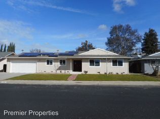 2067 Mitchell Ave, Clovis, CA 93611