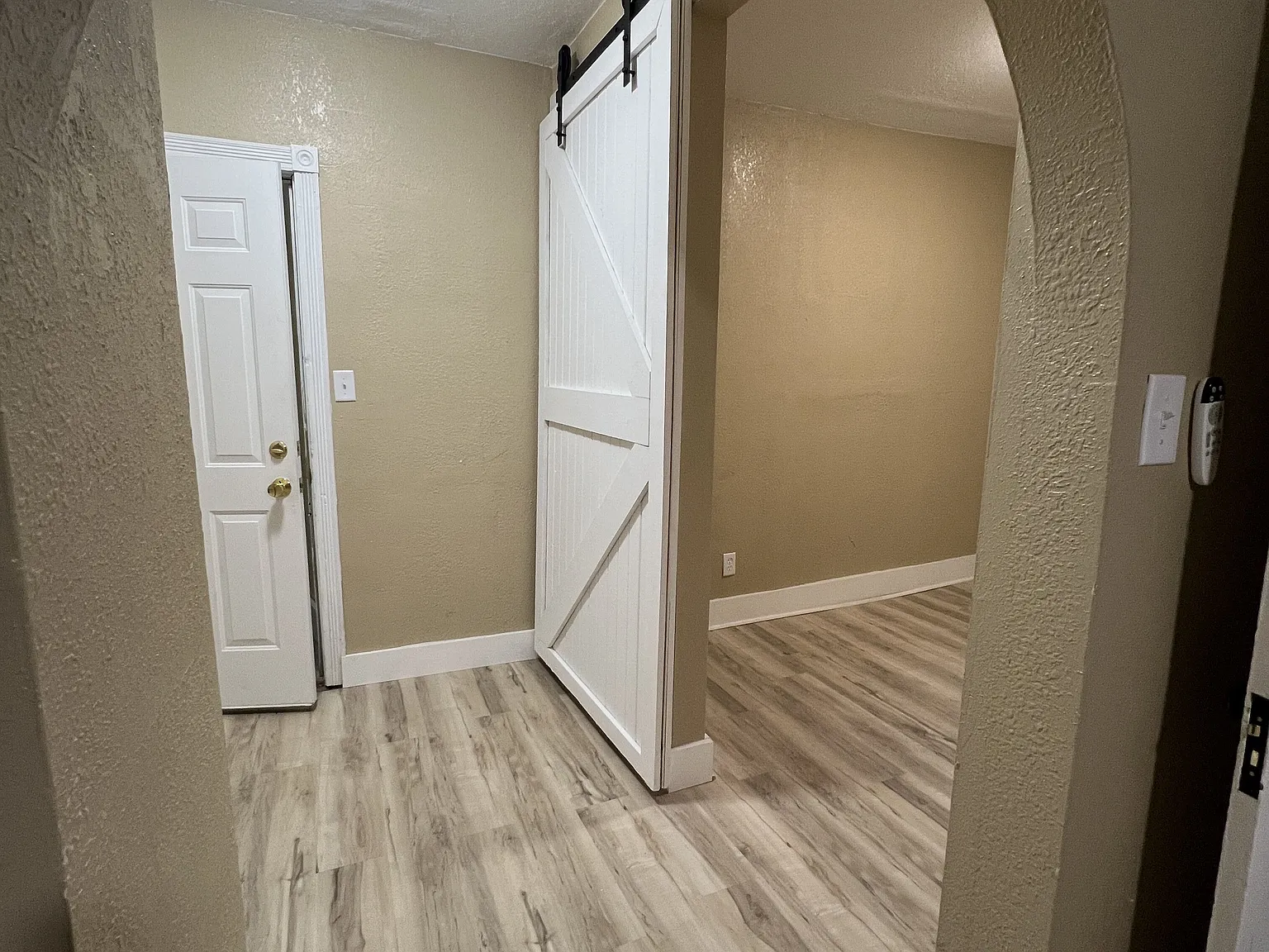 2 bed, 1.0 bath, $775 — Photo 2