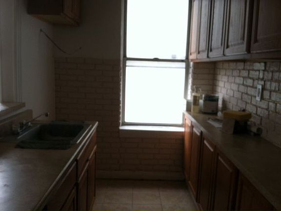 5th image of 884 Bedford Ave