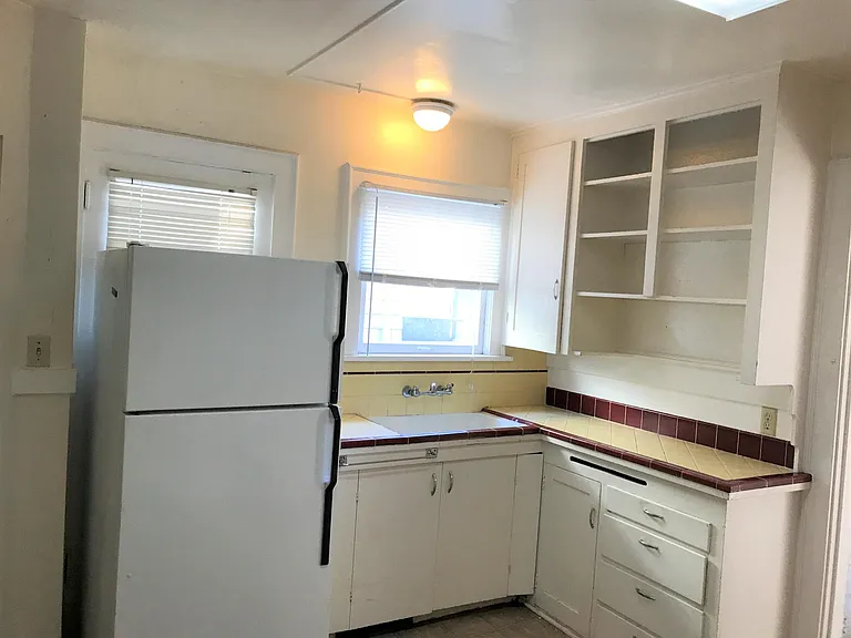 4200 Pasadena Pl NE #6 — Photo 16