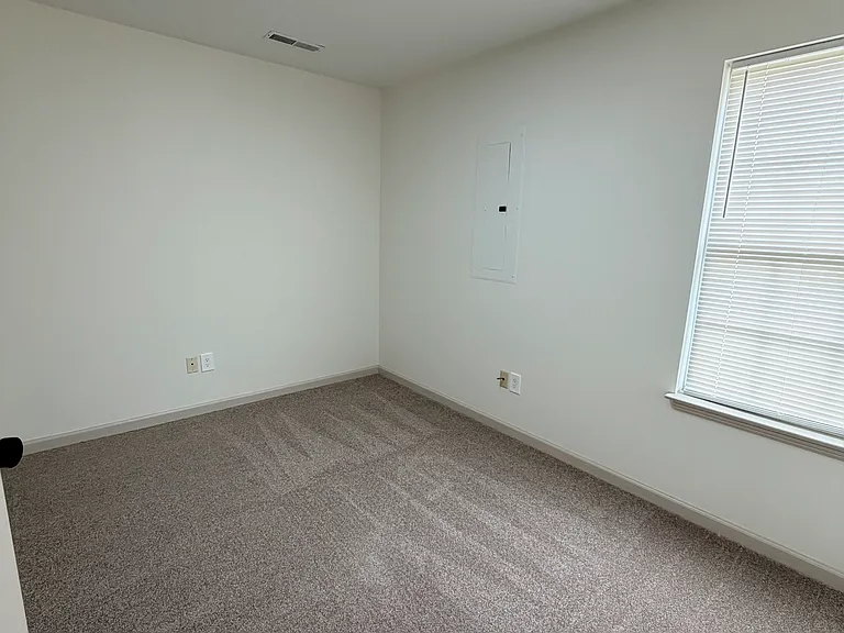 761 Jennings Ct — Photo 11