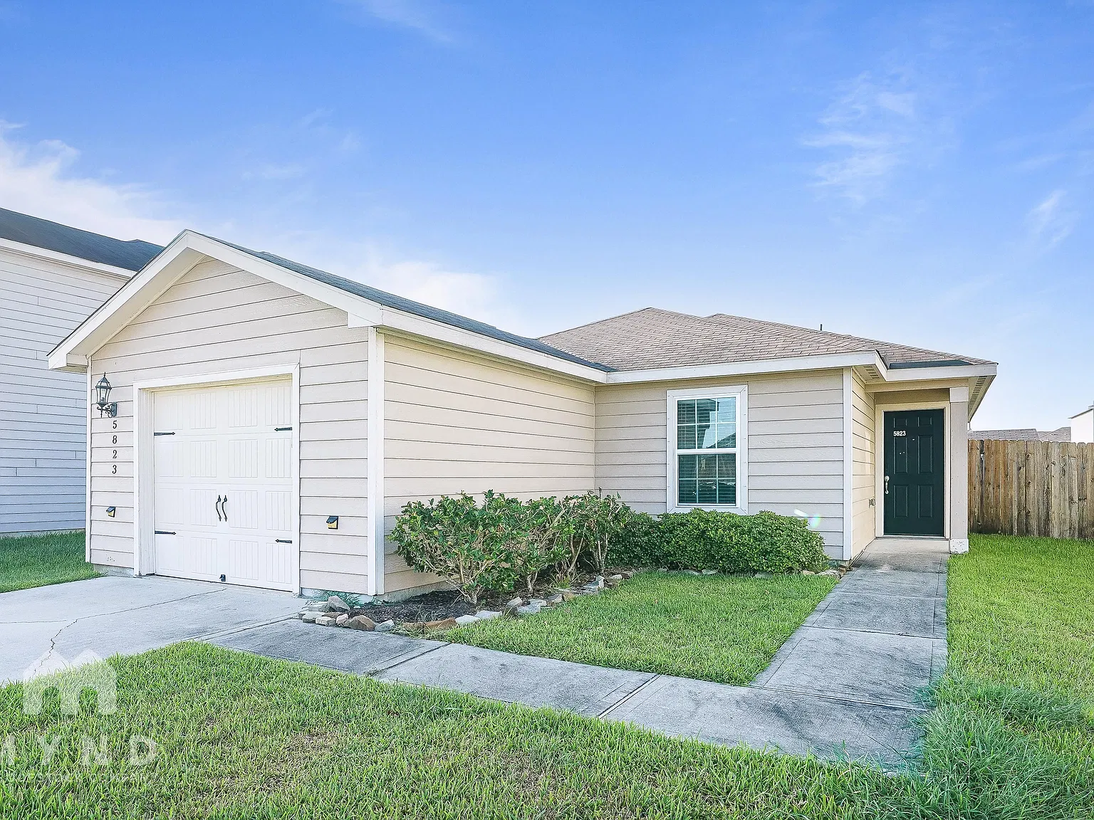 3 bed, 2.0 bath, 1166 sqft, $1,765 — Photo 1