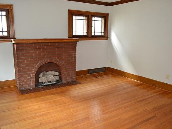 5th image of 317 Bonnie Brae Ave NE