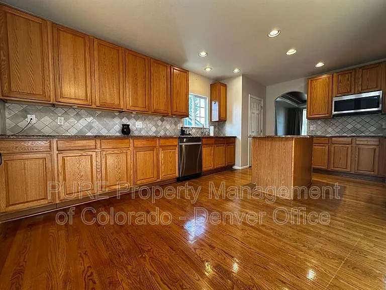 5368 Owens St — Photo 4