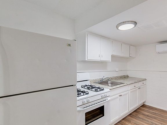 5th image of 3319 N 32nd St #4