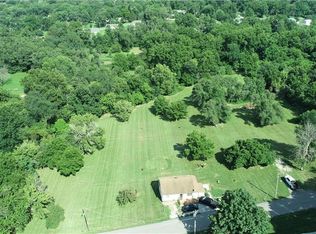 4801 Clover Rd, Saint Joseph, MO 64505