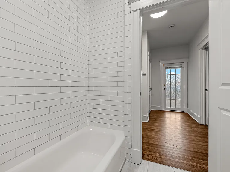 5744 Pershing Ave #1W — Photo 23