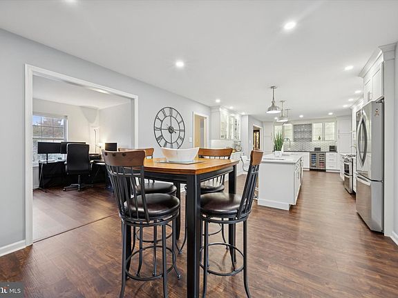 4th image of 4103 Fox Mill Dr