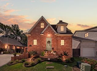 138 N Hawkstone Dr, Fayetteville, AR 72704