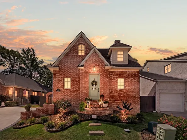 138 N Hawkstone Dr, Fayetteville, AR 72704