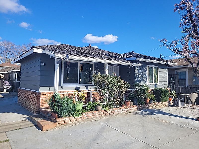 1st image of 816 N 14th St