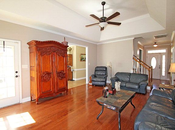 3rd image of 227 Hot Springs Dr