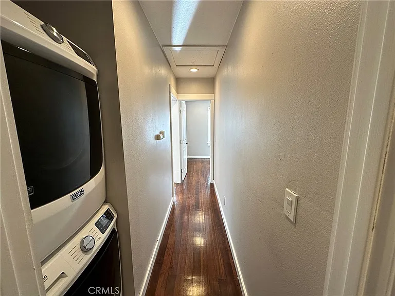633 W Maple Ave — Photo 18