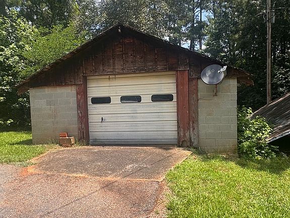 2nd image of 2116 Ila Rd