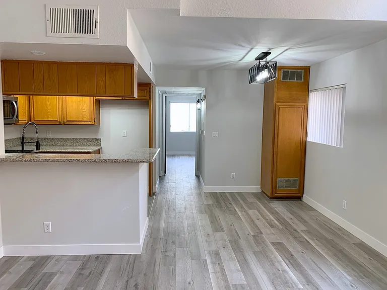 5238 Cartwright Ave #7 — Photo 1