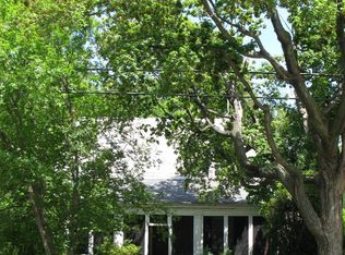 1111 Russell Rd, Alexandria, VA 22301