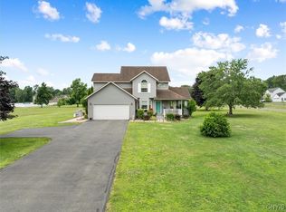 7666 Thomas Cir, Stittville, NY 13469