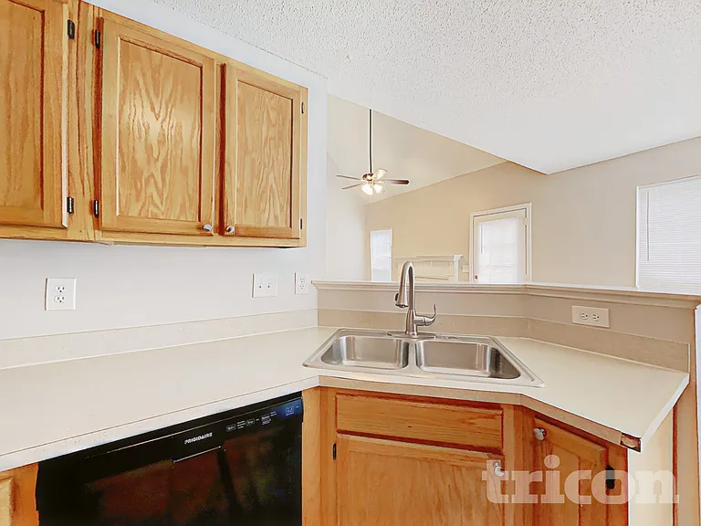 3651 Stonefield St — Photo 7