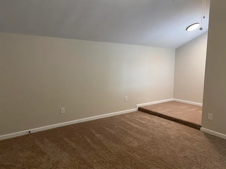 646 Center Court Dr — Photo 17