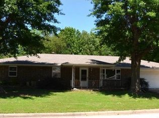 1801 W Dogwood St, Rogers, AR 72758