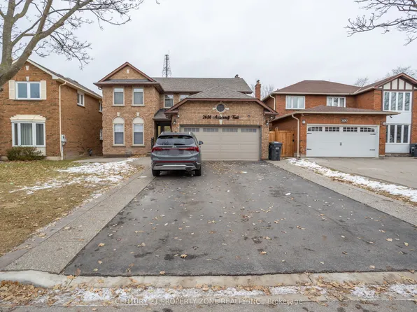 2686 Ambercroft Trl, Mississauga, ON L5M 4J9