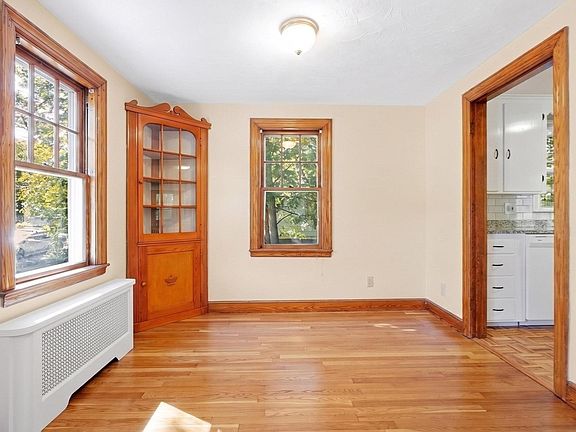 3rd image of 36 Maynard Rd #36