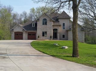 N1039 Spring Valley Dr, Hortonville, WI 54944