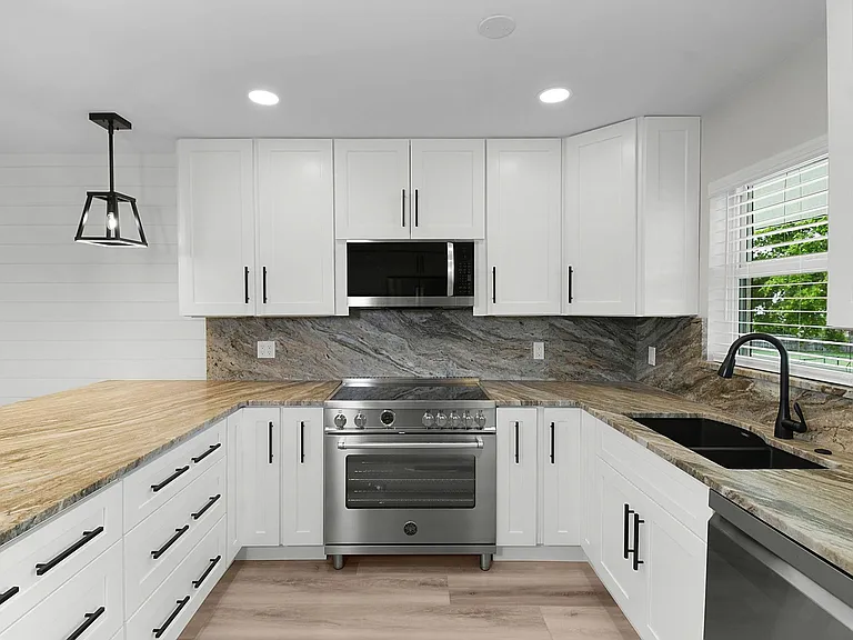 200 N El Mar Dr #B202 — Photo 3