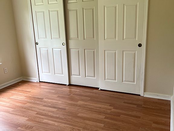 5th image of 70 Rollins Ln