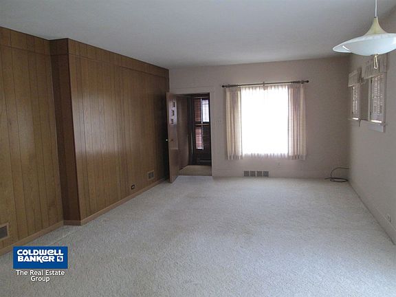 5th image of 226 E Maurer St