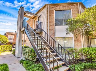 10102 Waterstone Dr, Houston, TX 77042