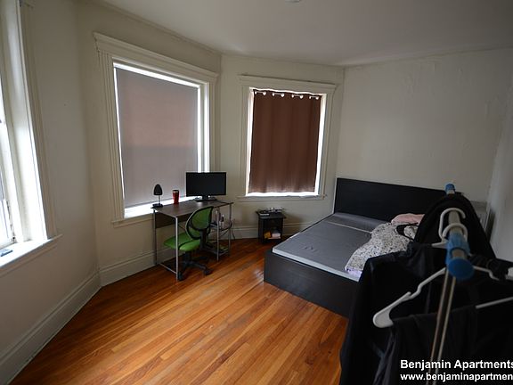 4th image of 1350-1352 Commonwealth Ave #19