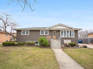 8421 S Octavia Ave, Bridgeview, IL 60455