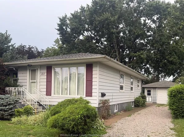 1317 Clovelly Dr #2, Kingsville, ON N9Y 2P3