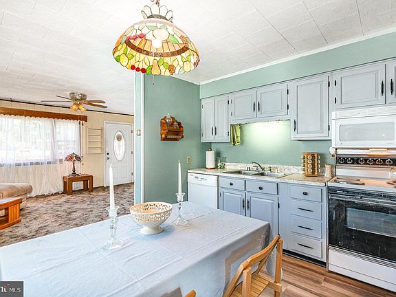 12th image of this home