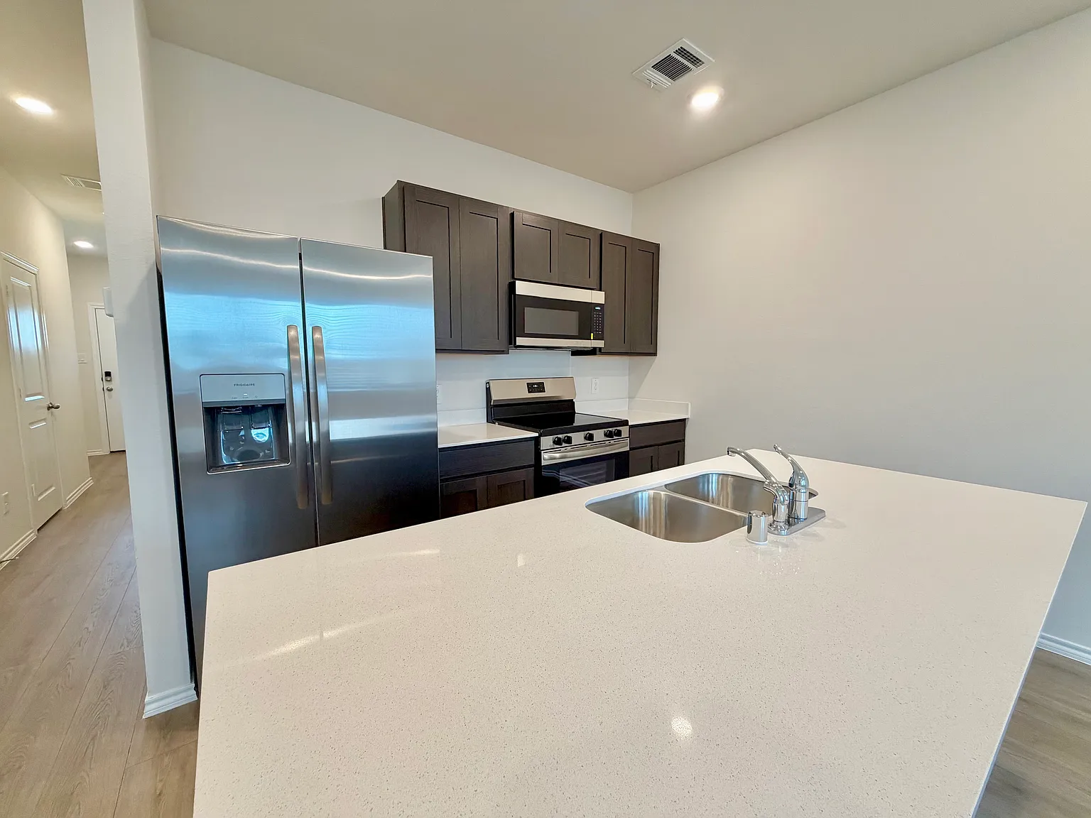 127 Cedar Ct — Photo 4