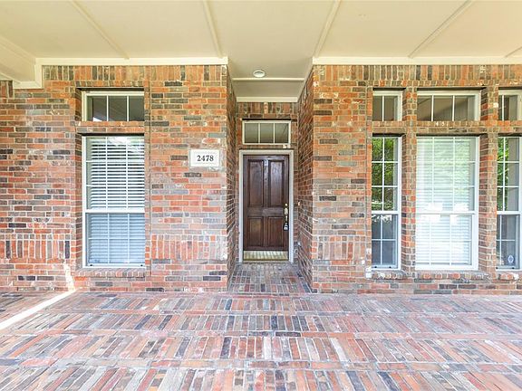 3rd image of 2478 Spillway Cir