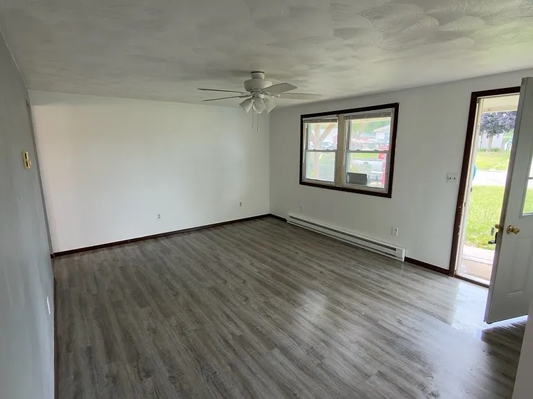 1028 Debolt St — Photo 9
