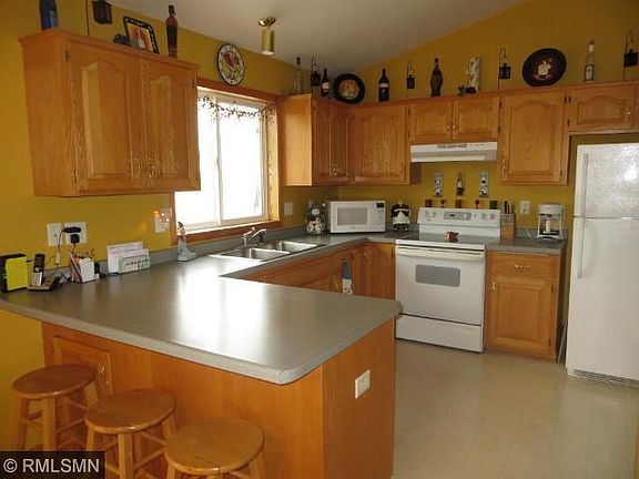 2nd image of 340 Woodridge Dr