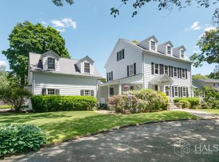 116 Southwood Dr, New Canaan, CT 06840