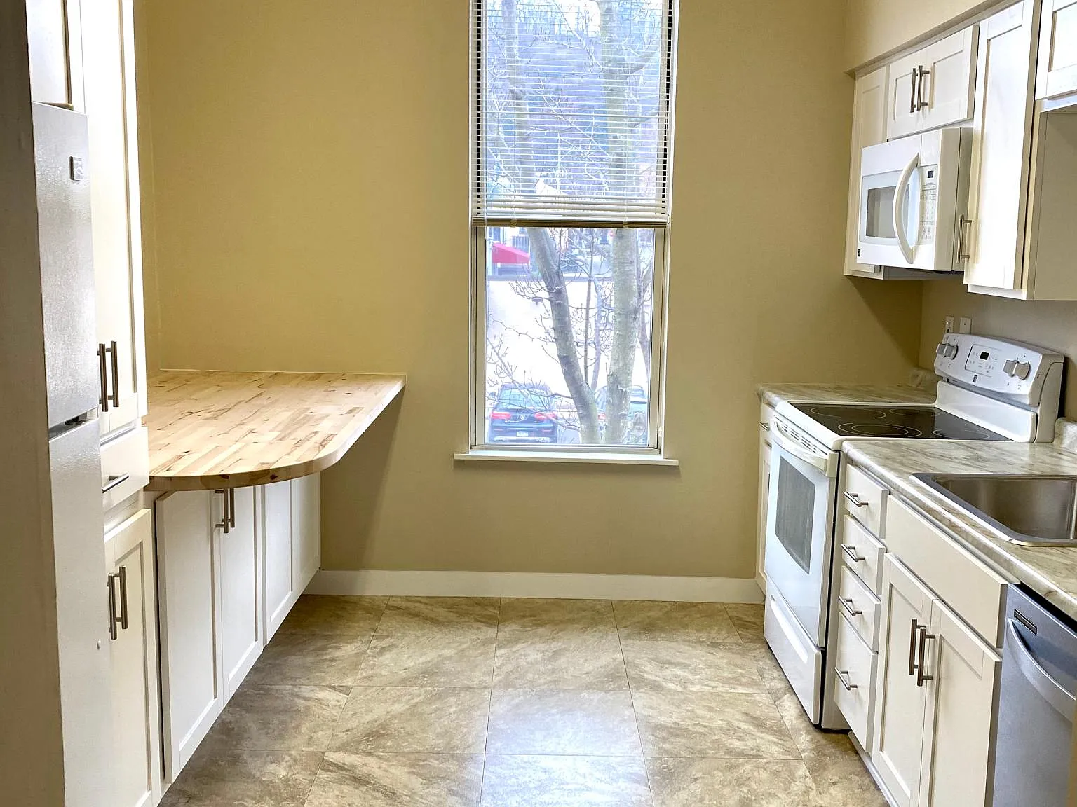 2 bed, 1057 sqft, $1,500 — Photo 3