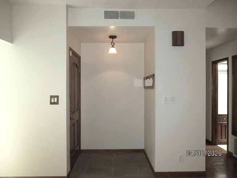 10409 Camino Del Oso NE — Photo 10