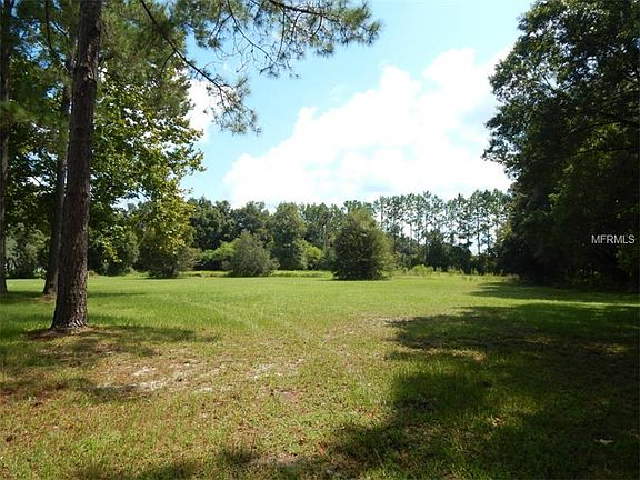 3rd image of 32919 Knollwood Ln