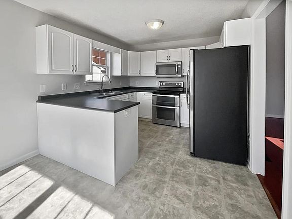3rd image of 1168 Anthony Ct #1168