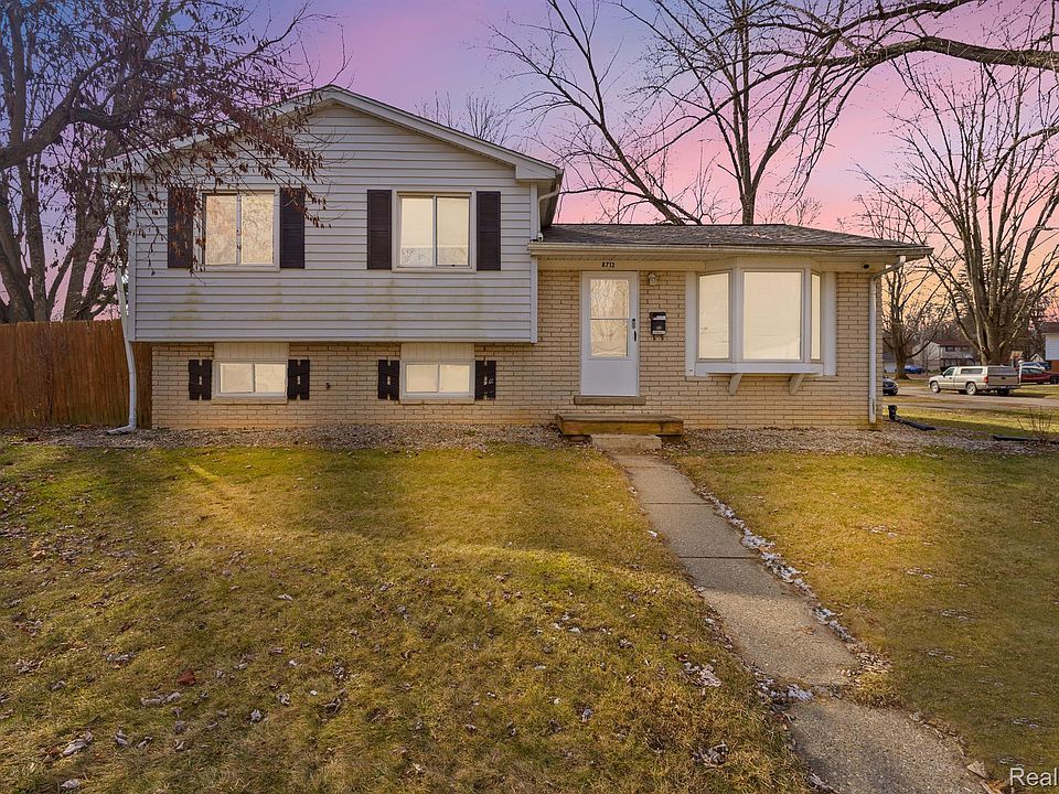 1st image of 8712 Heather Dr