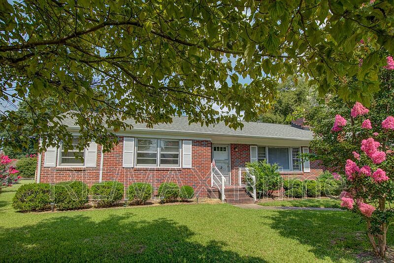 1st image of 2 Bayberry Dr