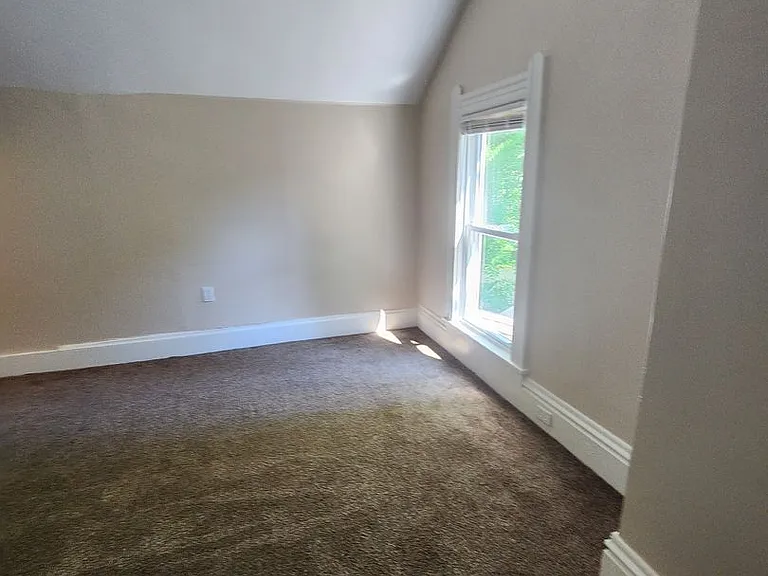 224 Gates Ave — Photo 17