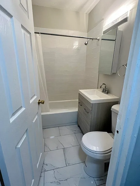 Studio, 1.0 bath, 300 sqft, $1,650 — Photo 4